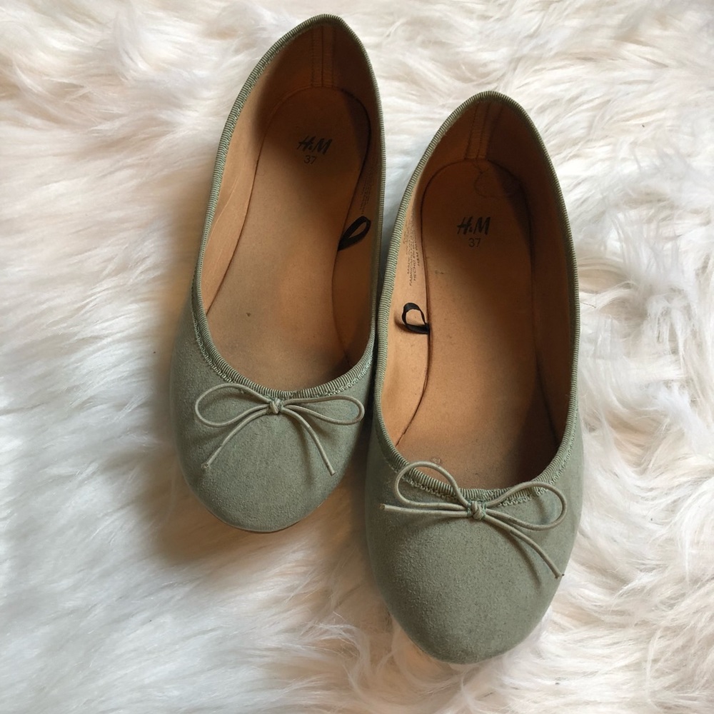 ❤️ H&M light green flats